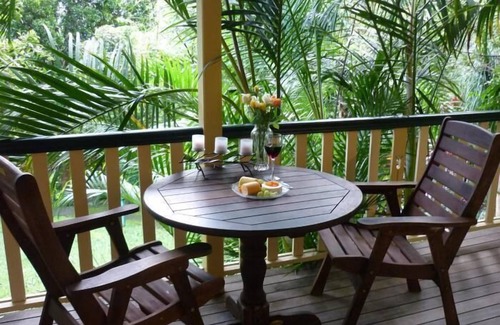 Montville Cottage | The Falls Montville