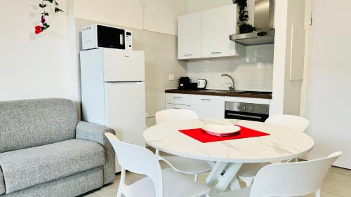 Rozzano Apartment | The Family Home