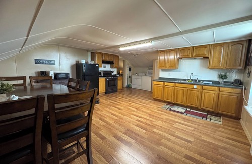 Lancaster Apartment | “The Farm” 2-bedroom apartment in Lancaster with AC