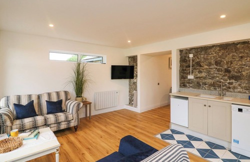 Athy House | THE FARM COTTAGE, family friendly in Athy, County Kildare