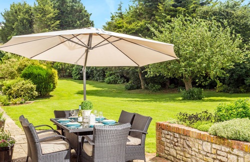 Chippenham House | THE FARM HOUSE @ NABLES FARM, family friendly in Upper Seagry