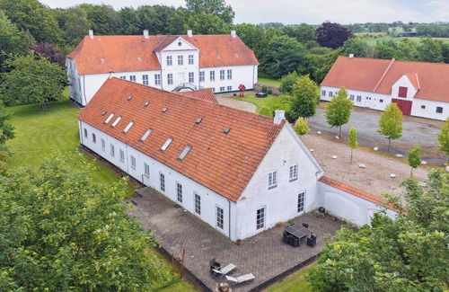 Ullerslev House | The Farm Manager’s House at Hindemae Estate – Historic Charmed house