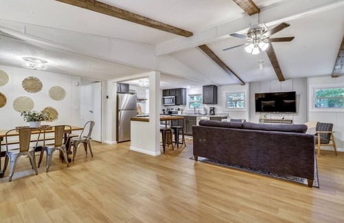 Fredericksburg House | The Farmer's Cottage at Kings Crossing