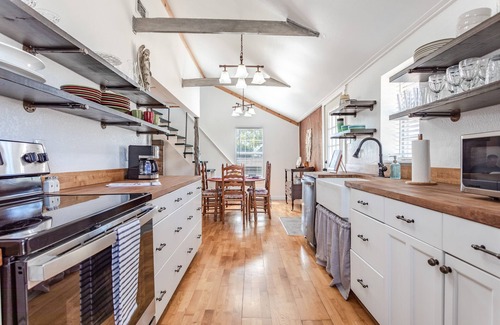 Crawford Other | The Farmhouse - 15min from Waco