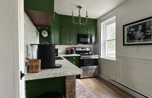 Schuylerville Other | The Farmhouse at Saratoga - H1 Vintage - King Bed