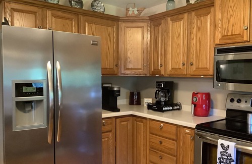 West Union House | The Farmhouse- country charm, room for family visiting, relaxing, or gathering