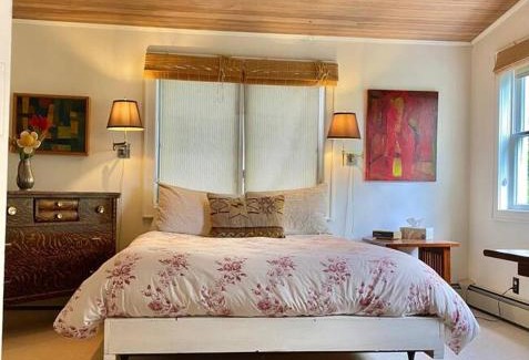 Red Hook Apartment | the farmhouse suite at barn & bike
