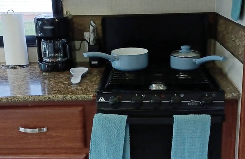 Lynn Garden House | The Farmside Retreat near I-81/26, a quiet country escape to nearby Tri-Cities.