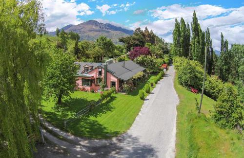 Lower Shotover Bed & Breakfast | The Ferry Bed & Breakfast