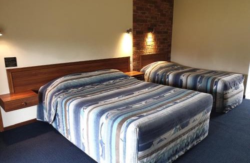 Finley Hotel | The Finley Palm Motor Inn