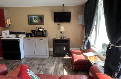 Necedah Apartment | The Fishing Hole is a charming studio near lovely Castle Rock Lake in Necedah.
