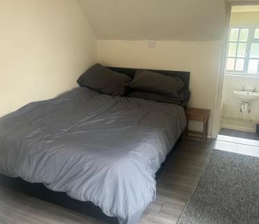 Cople Bed & Breakfast | The Five Bells