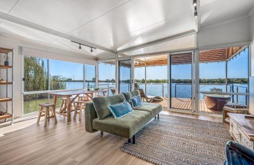 Riverglen Boat Rental | The Float Life - Retreat on Murray River