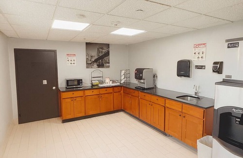 Floral Park Hotel | The Floral Park Motor Lodge