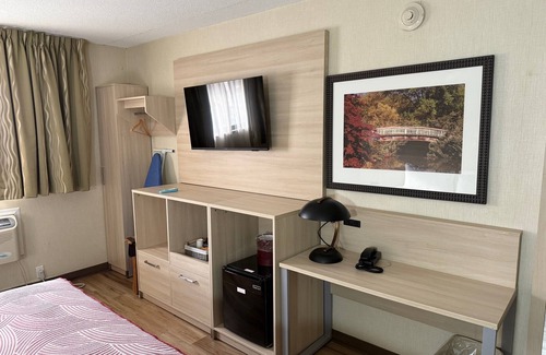 Floral Park Hotel | The Floral Park Motor Lodge