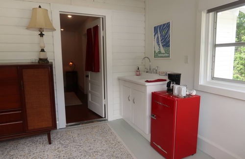 Mount Dora House | The Flowers House - Downtown Historic Home in the Heart of Mount Dora