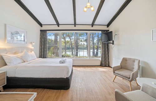 Port Arthur Hotel | The Fox and Hounds Historic Hotel