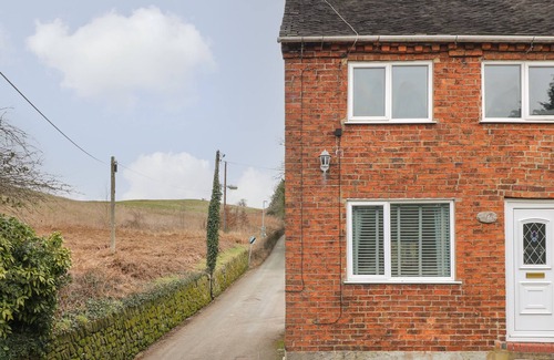Tean Cottage | THE FOXES DEN, pet friendly, with a garden in Tean