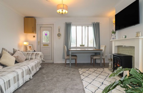 Tean Cottage | THE FOXES DEN, pet friendly, with a garden in Tean