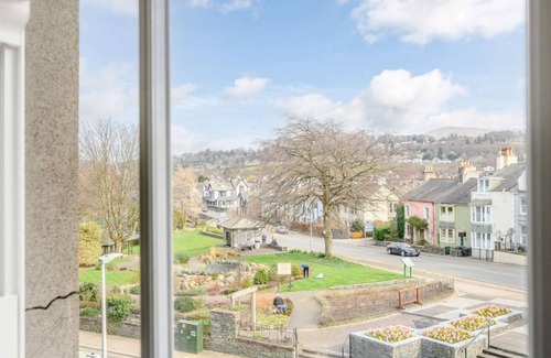 Keswick Apartment | The Gables Sleeps 14 (7 Bedrooms) - Central Keswick Location