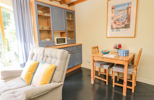 Torlundy Apartment | THE GARDEN FLAT, pet friendly, with a garden in Fort William