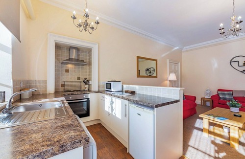 Paxton Apartment | The Garden Apartment - UK48320