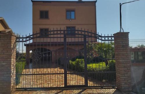 Divjake Apartment | The Garden Guest House