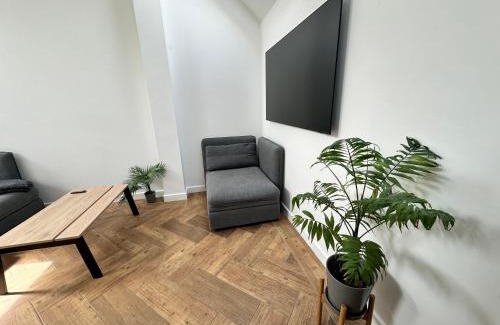 Ravensbury House | The garden house - the tiny house experience