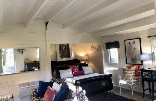 Upper Dicker Cabin | THE GARDEN LODGE AT BROADACRES