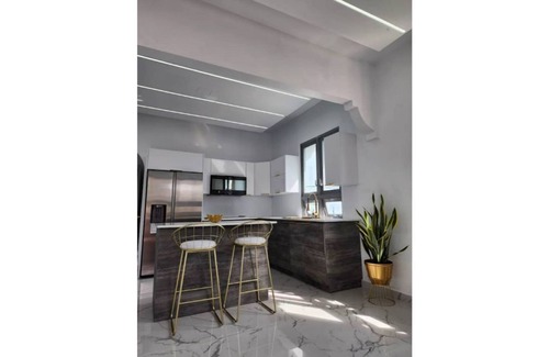 Miramar Apartment | The Garden Miramar Group House The best location ever