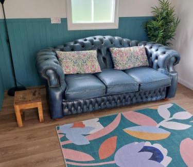 Hewish House | The Garden Room at Poplar Cottage