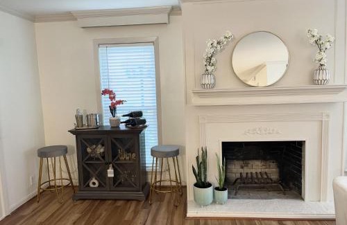 Uptown Apartment | The Garden Room at Galleria