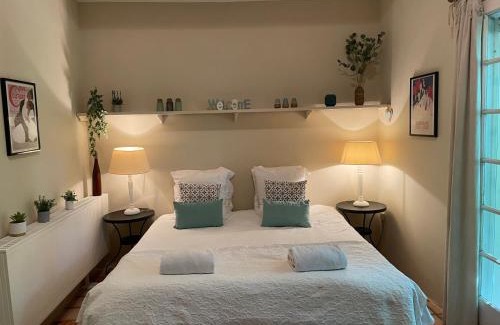 Villamblard Bed & Breakfast | The Garden Room
