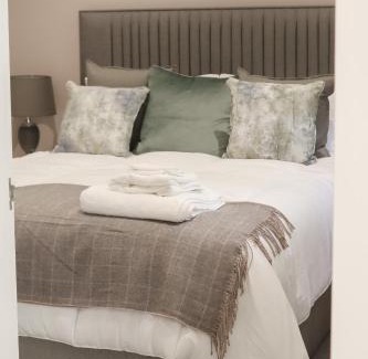 Newark House | The Gardens Room