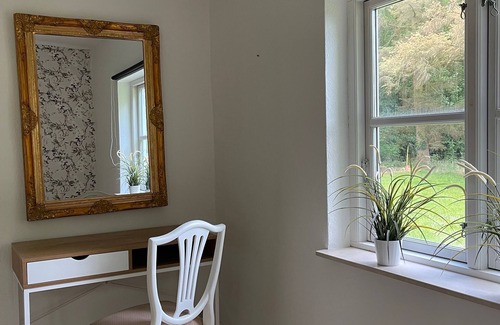 Ullerslev House | The Gatekeeper’s Cottage at Hindemae Estate – Cozy Stay in Historic Surroundings