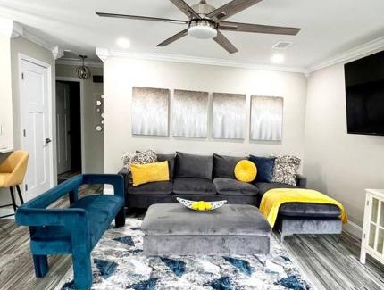 Ladson Apartment | *The Gem* Stylish 2 Bedroom 1 Bathroom Newly Renovated