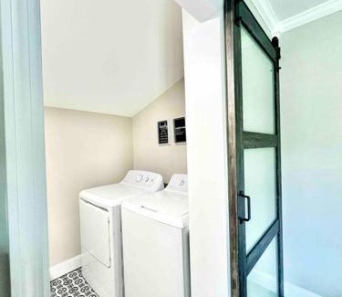 Ladson Apartment | *The Gem* Stylish 2 Bedroom 1 Bathroom Newly Renovated