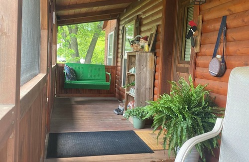 Poole Cabin | The Geneva Cabin