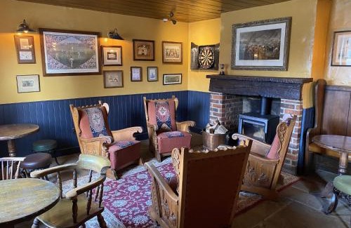 Saint Mary Bourne Hotel | The George Inn St Mary Bourne