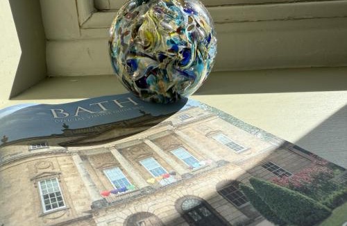 Upper Town Apartment | The Georgian Ace, central two bed two bath,Bath Keys