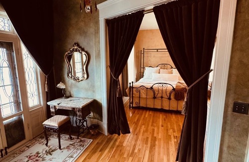 Farviews - Pattee Canyon Bed & Breakfast | The Gibson Mansion