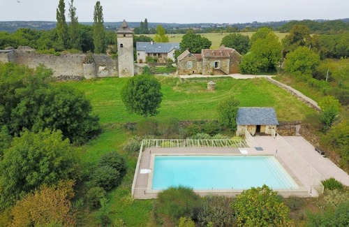 Ginals House | The gite of the Chateau de Pervinquieres