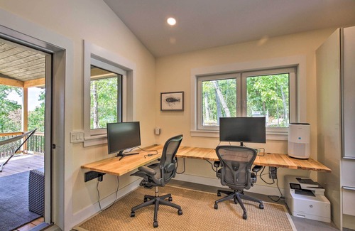 Garrison Cottage | 'the Glabin: Garrison Gem w/Deck & Fire Pit!