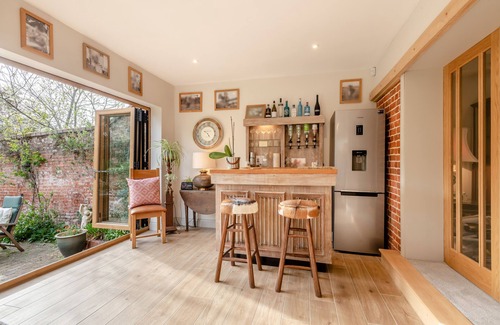 Reepham House | The Glebe House - Four Bedroom House, Sleeps 8