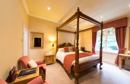 Usk Hotel | The Glen Yr Afon House Hotel