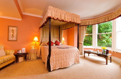 Usk Hotel | The Glen Yr Afon House Hotel