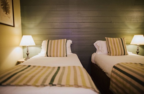 Warwick Town Centre Hotel | The Globe
