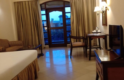 Haldia Hotel | The Golden Retreat