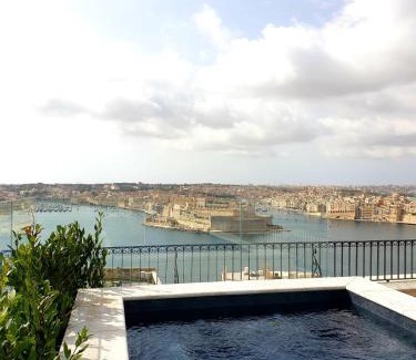 Valletta Hotel | The Gomerino Hotel