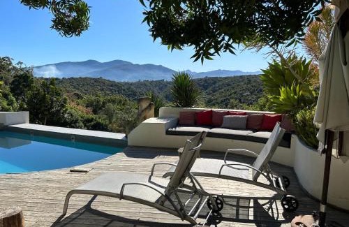Die Barakke Villa | The Good Earth Farm